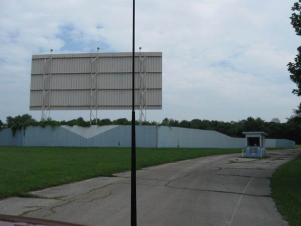 5 Mile Drive-In Theatre - Summer 2013 (newer photo)